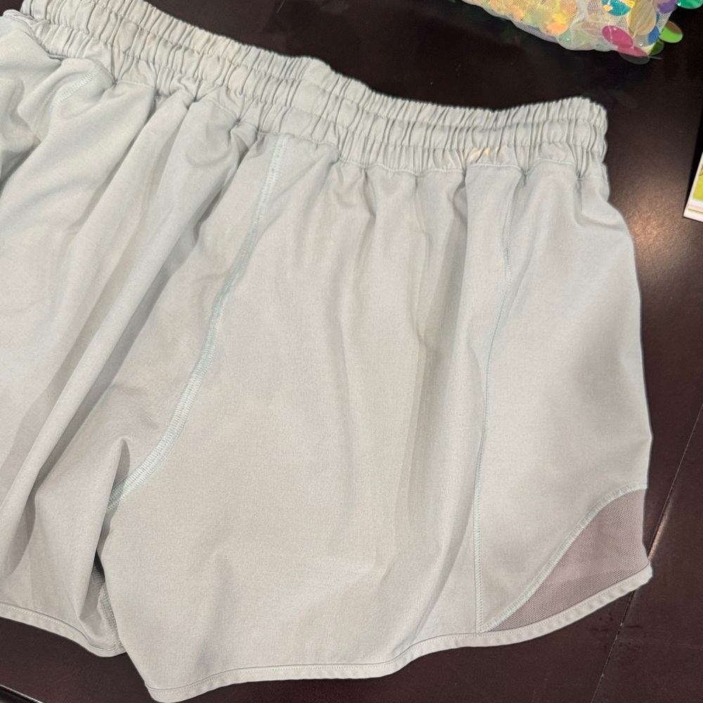 lululemon athletica Women's hotty hot mint green running Athletic Shorts tall - Picture 9 of 15